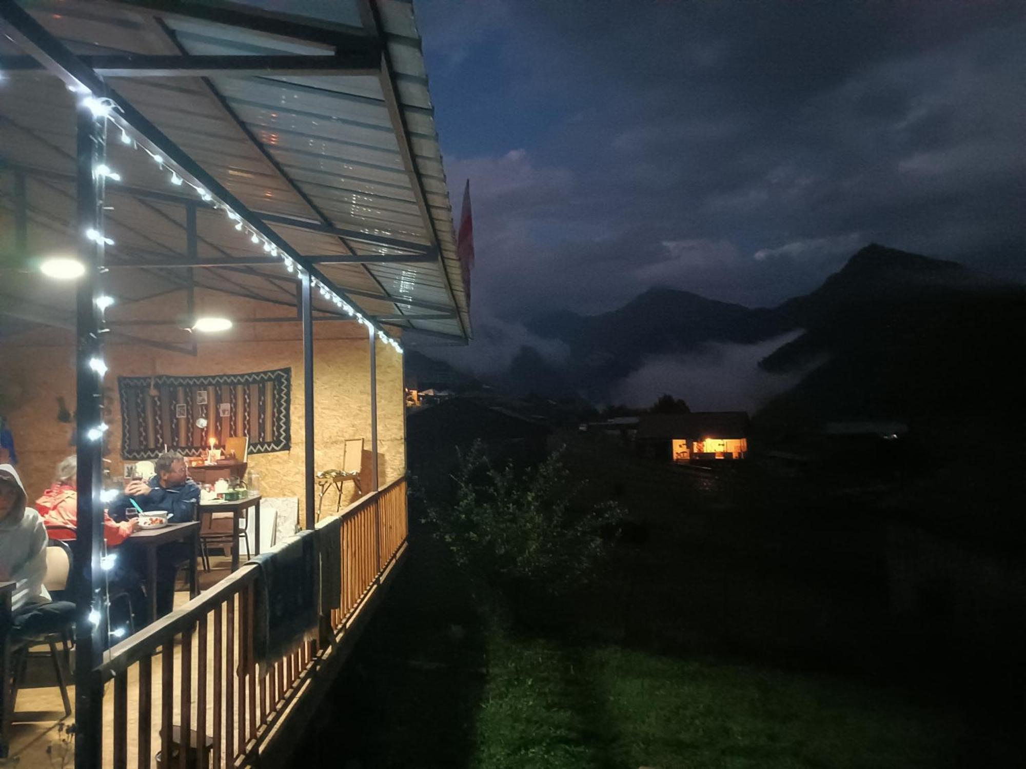 Nadiani Hostel Omalo Exterior photo
